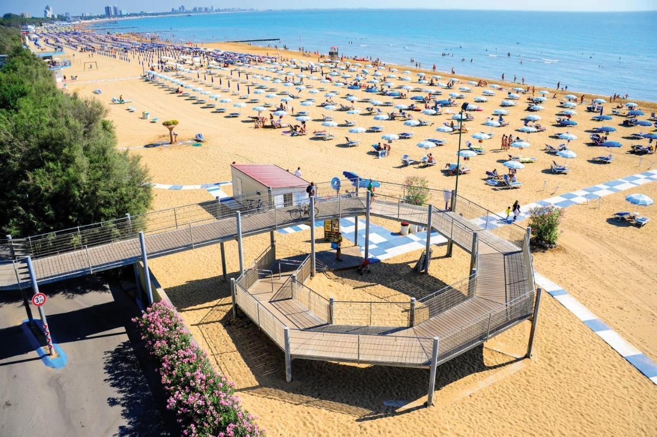 Ferienwohnung Residenza La Meridiana Lignano Sabbiadoro Exterior foto